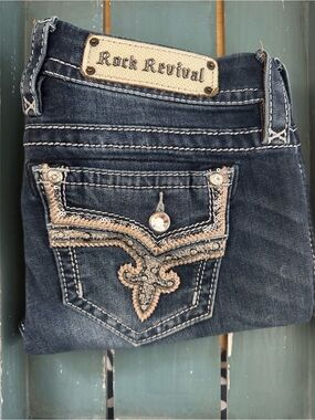 Rock Revival Betty sz 28 StraighDark Blue Jeans with Embellished Back Pockets